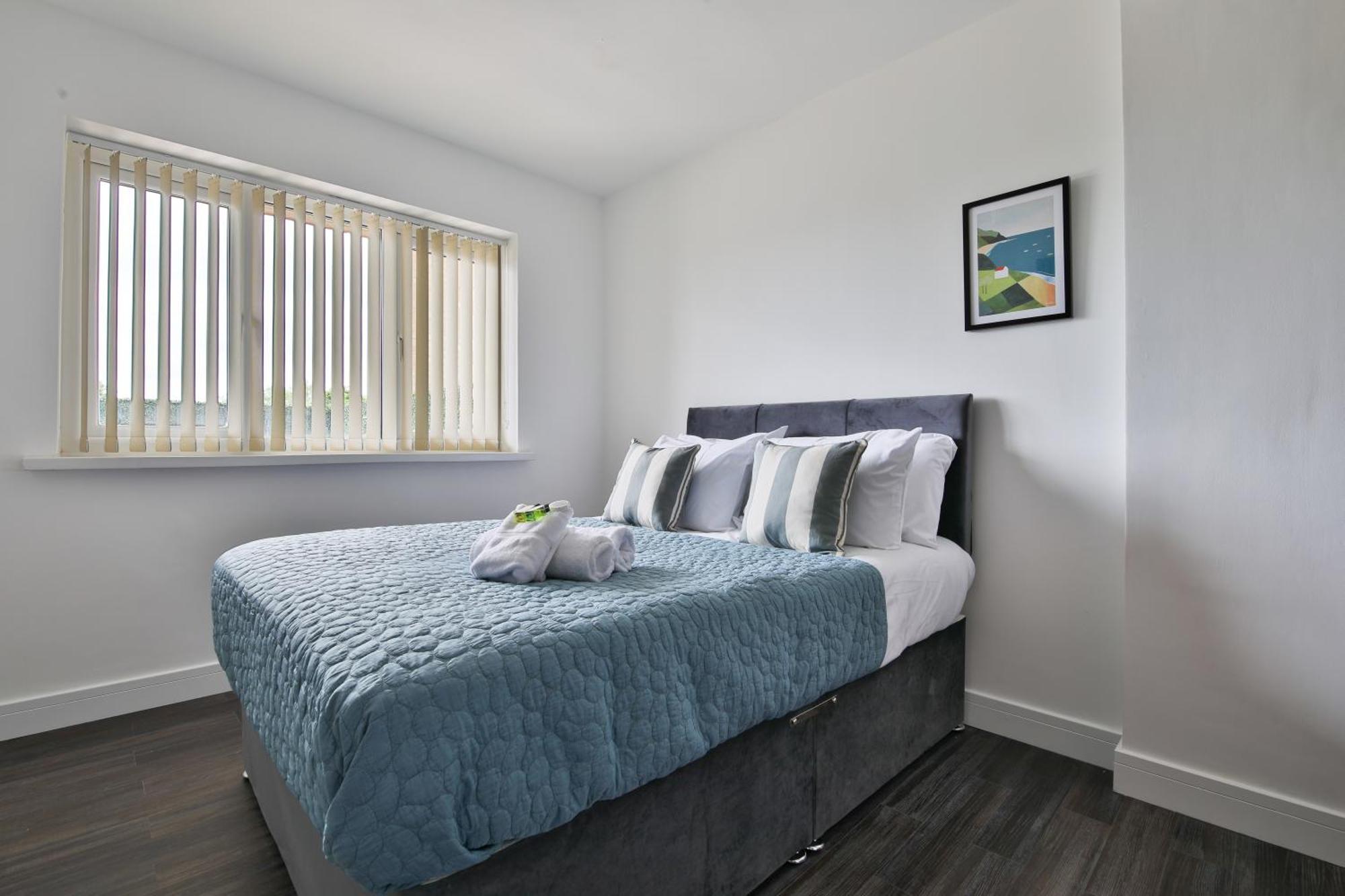Amber Vista 2 Bedroom Apartments- Supermarket, Coffee Shop, Restaurants & Parking Below Cardiff Eksteriør bilde