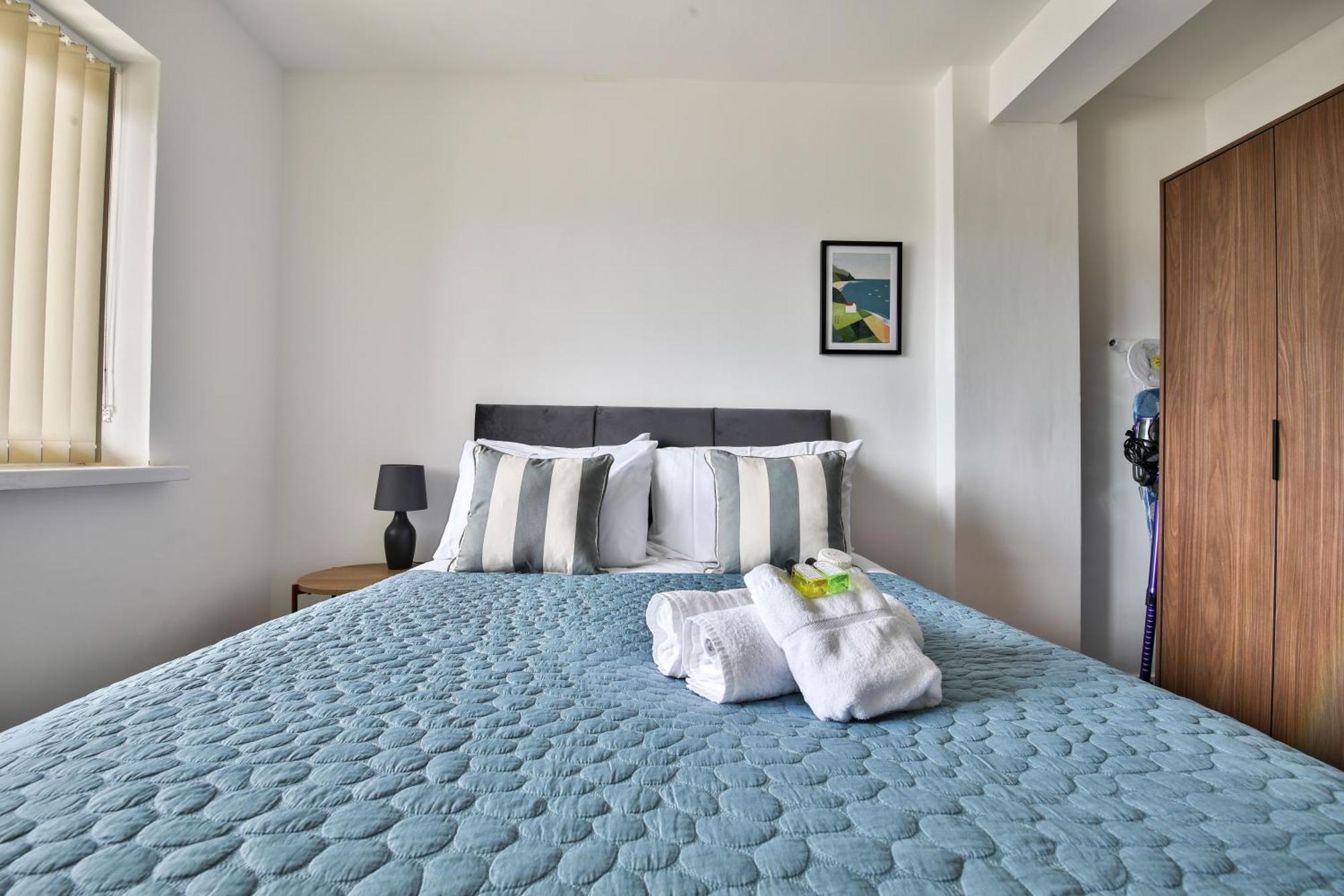 Amber Vista 2 Bedroom Apartments- Supermarket, Coffee Shop, Restaurants & Parking Below Cardiff Eksteriør bilde